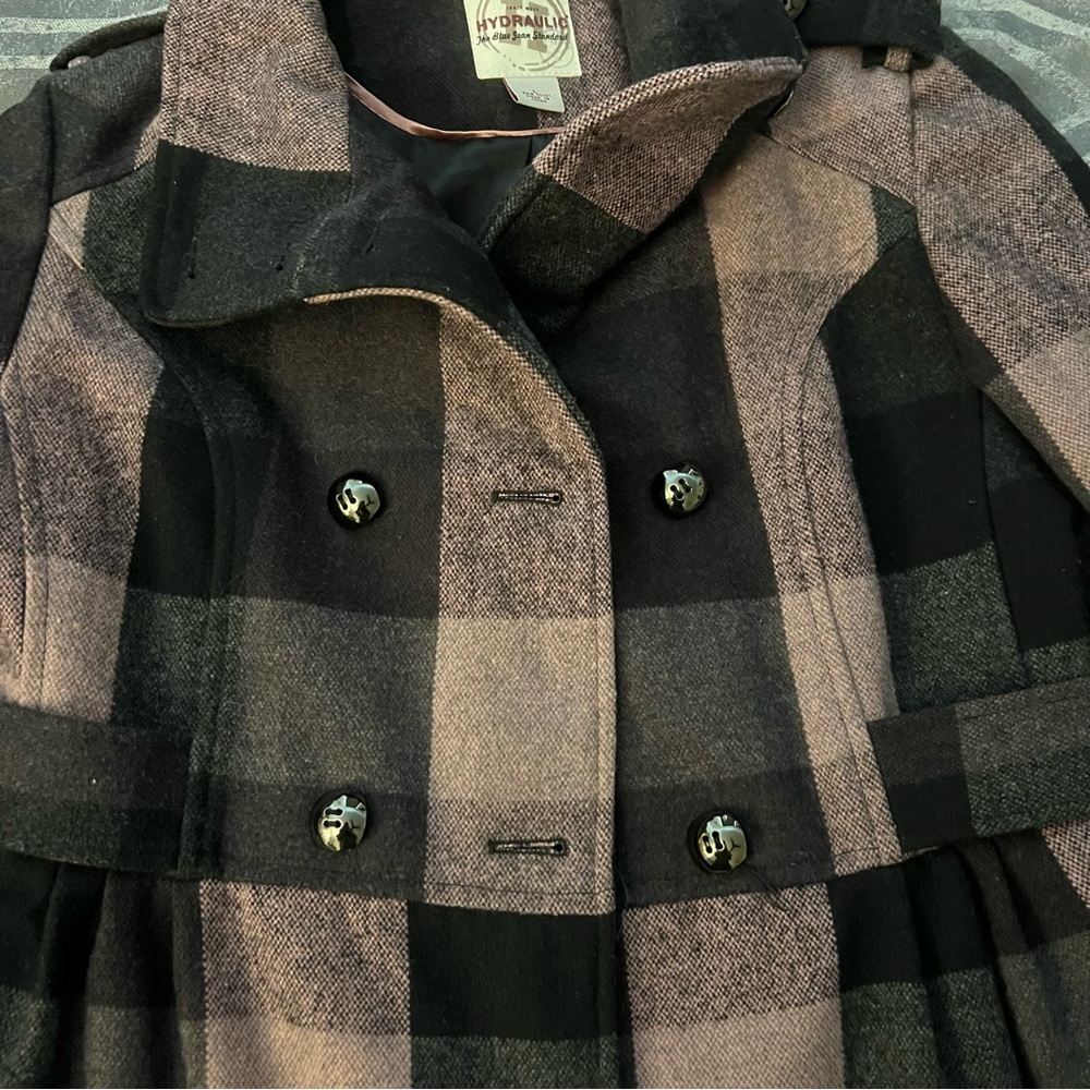 Buttoned Jacket - Picture 5 of 6